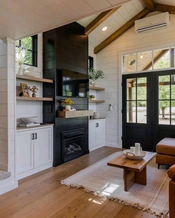 Modern 2-Bedroom Prefab Home – Fully Insulated, Quick Assembly, Year-Round Comfort