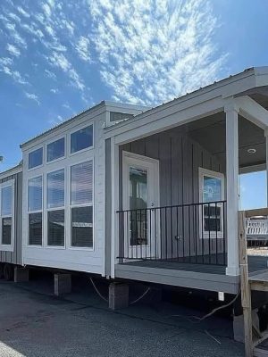The Yorkshire Tiny Home – Big Charm in a Mini Mansion Frame (H30YORKSHIRE)