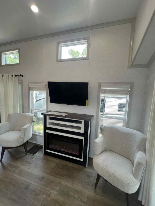 The Modern Tiny Home with Split Loft – Smart Space, Timeless Style (H33SL)