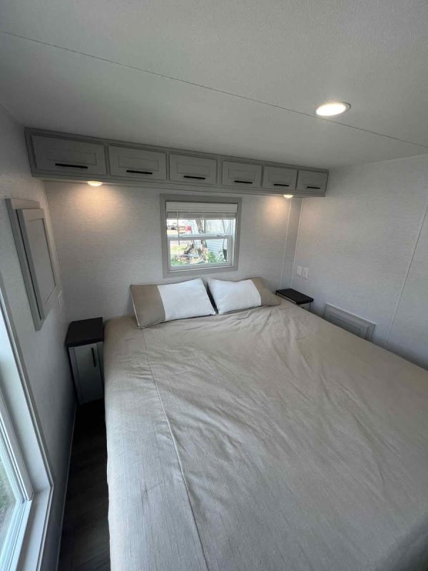The Modern Tiny Home with Split Loft – Smart Space, Timeless Style (H33SL)