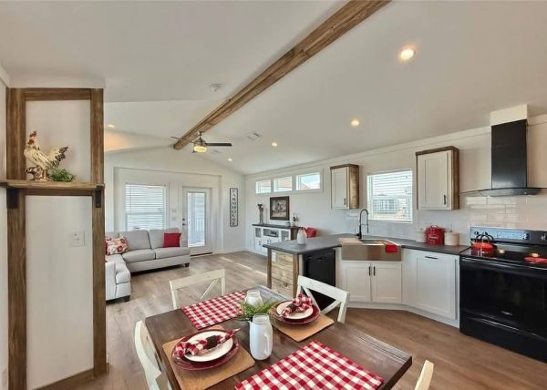 IMG_2289-1 The Lynnhaven Prefab Home – Spacious Charm in a Streamlined Layout (H27LYNN2)